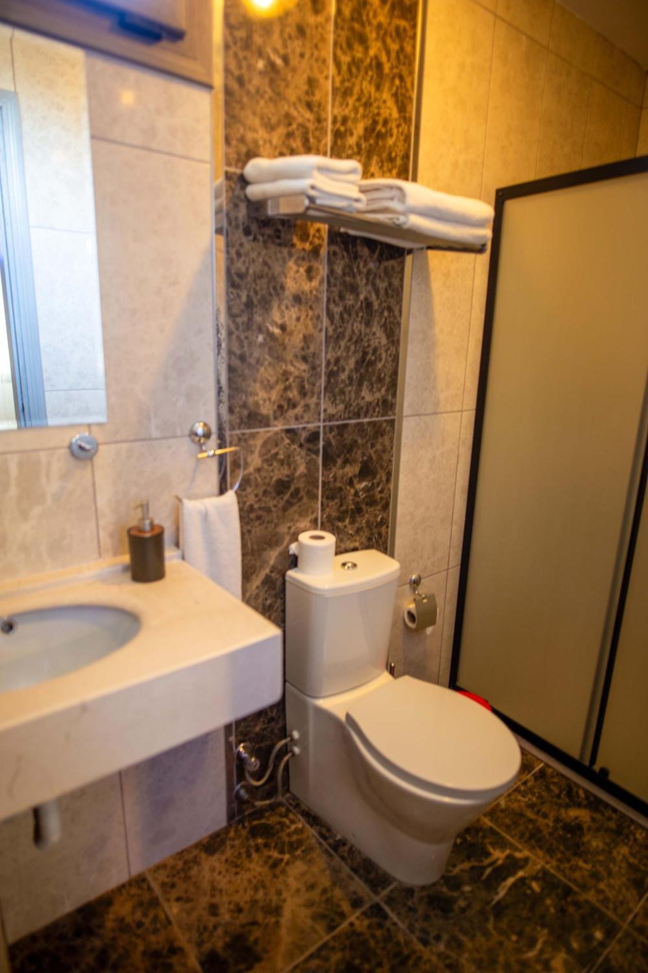 Cunda Mor Limon Otel Ayvalı Dış mekan fotoğraf